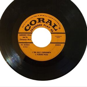 2 Vinyl 45s 1.Jolly Coppersmith 2.Florena Polka 1.Kiss Polka 2.Chicken Polka
